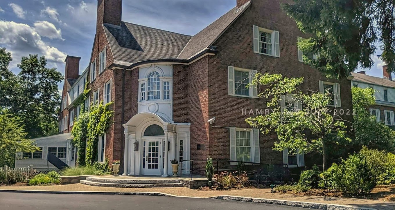 Our Connecticut Spa combines the best aspects of a boutique hotel and an historic Inn, with a day spa for treatments and fitness.